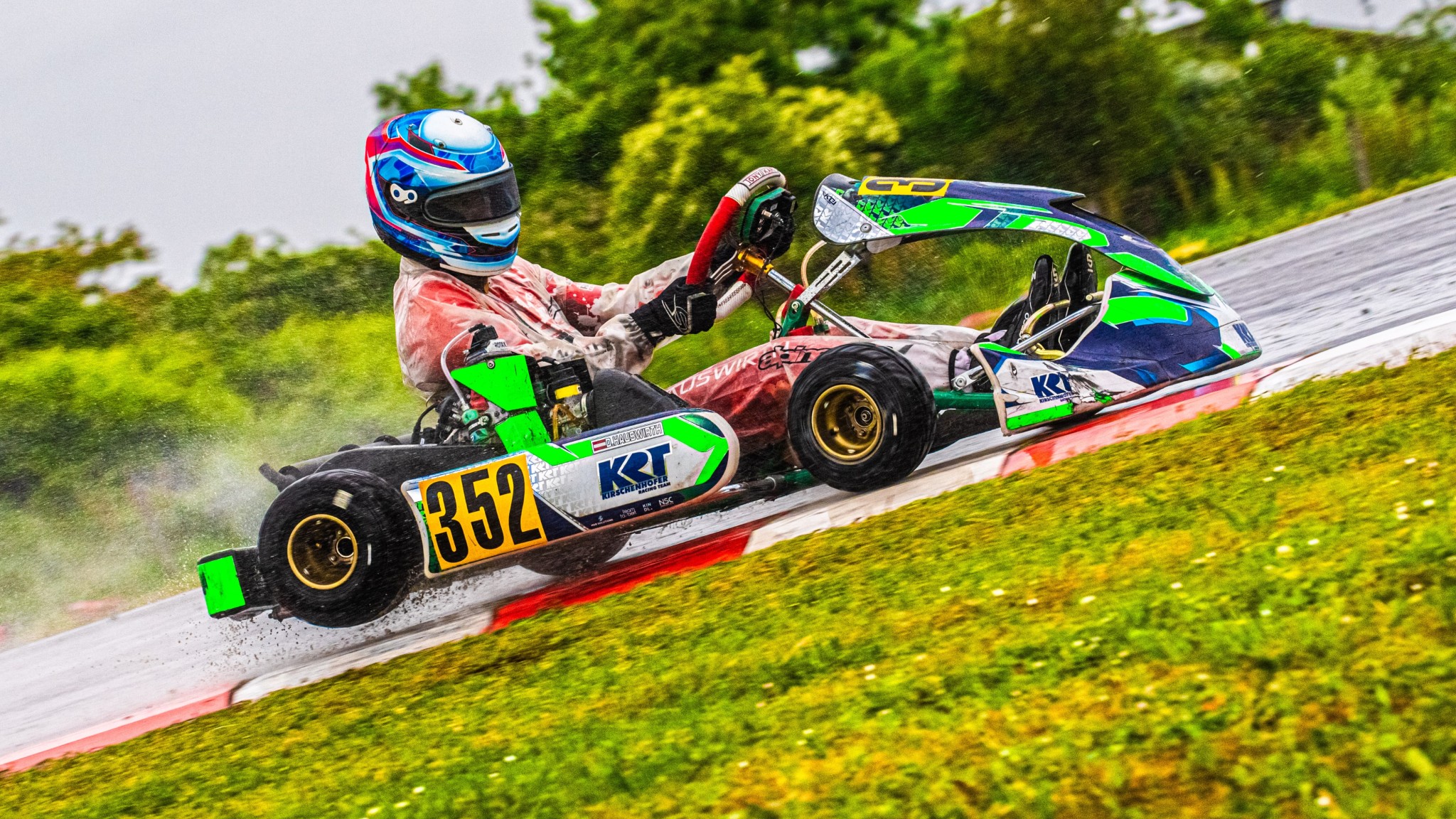 1 senioren hauswirth siegt im ersten rennen doch durch eine strafe nur p2